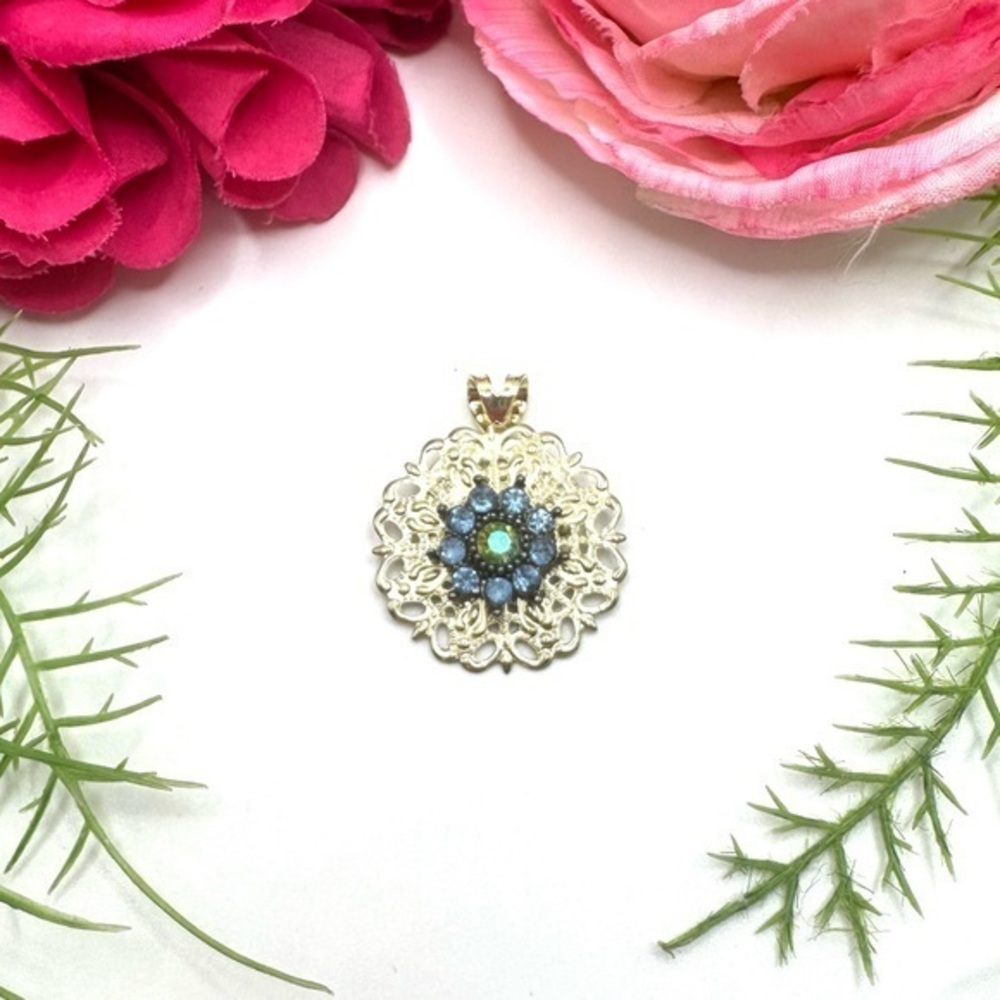 NEW⚜️Blue Crystal Lace Charm Pendant